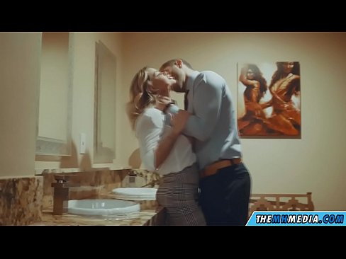 ❤️ وقتی یک بلوند بی تنه شما را در یک دستشویی عمومی اغوا می کند جنس با کیفیت در ما fa.passionateembracespotlight.ru ﹏